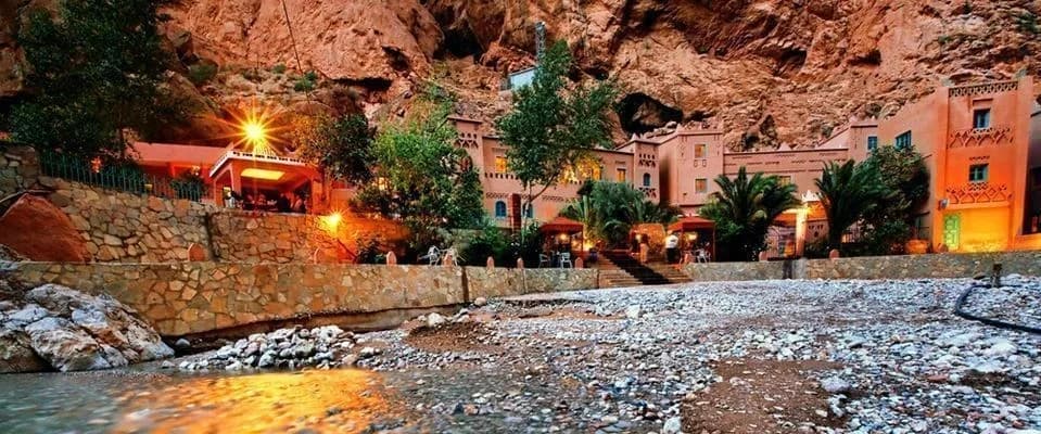 Jour 2 · Istanbul - Casablanca - Marrakech Jour 5 · Marrakech - Essaouira - Casablanca - Élégant safari dans le désert marocain