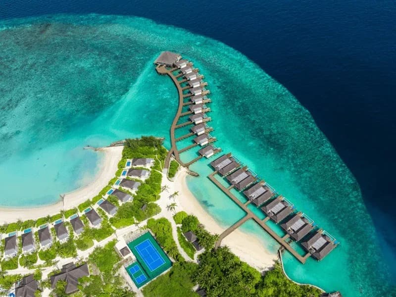 Day 1 · Istanbul - Male Day 4 · Maldives - Maldives Holiday Dusit D2 Feydhoo