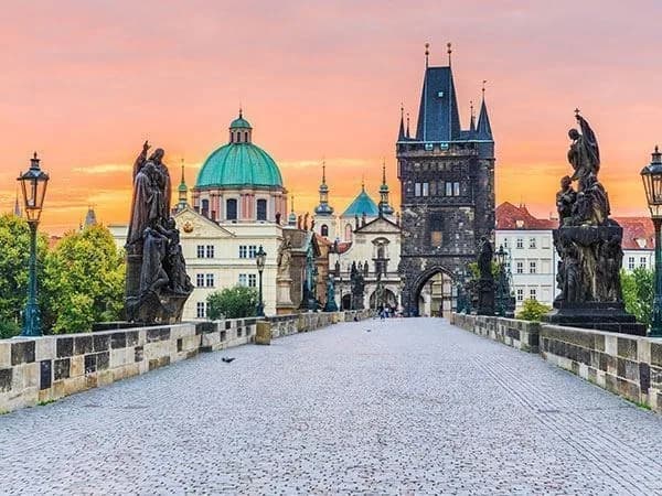 Jour 4 · Prague - Vienne Jour 7 · Budapest - Europe centrale Budapest Vienne Prague Tour